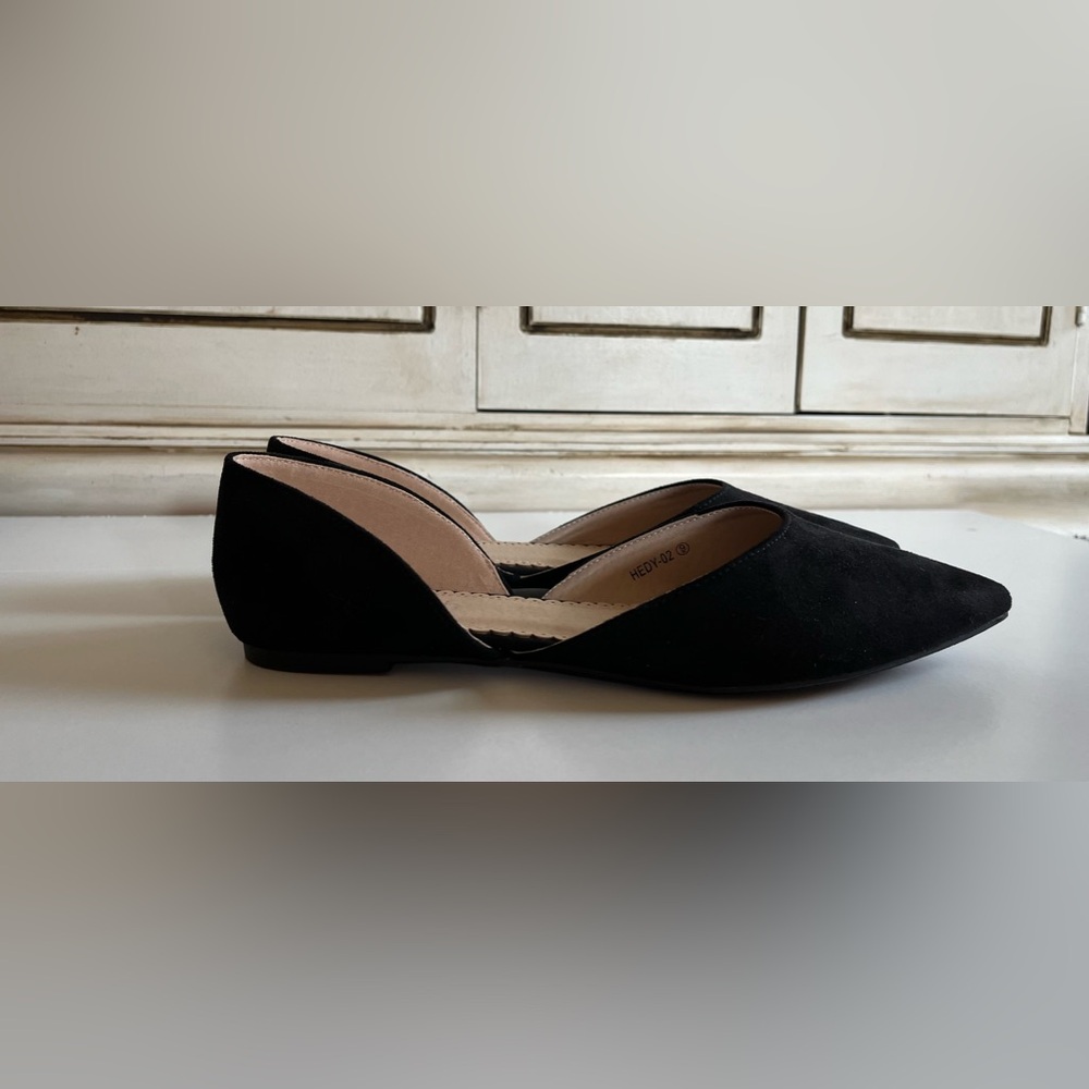 Like new Refresh women’s black velvet like flats, size 9 holiday party church